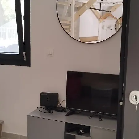 Lovely With Loft Bed *